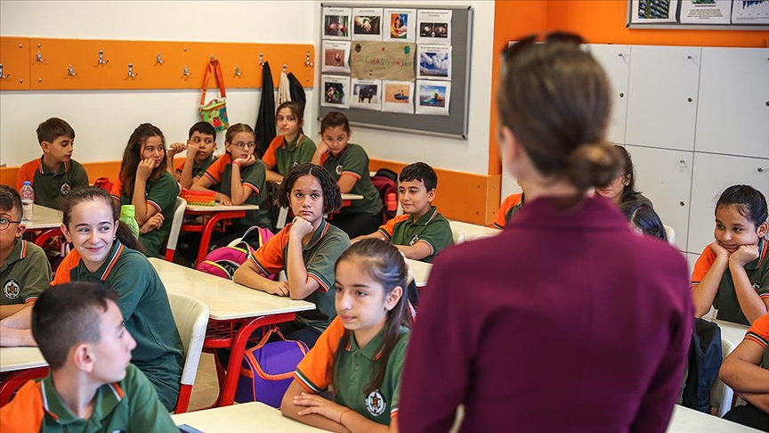 Türkiye'de 19 milyonu aşkın öğrencinin eğitimi için 1 milyon 200 bin öğretmen görev yapıyor