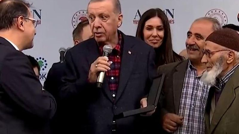 Erdoğan'dan Bakan Dönmez'e kürsüde ayar: 'Öyle mıy mıy yok'