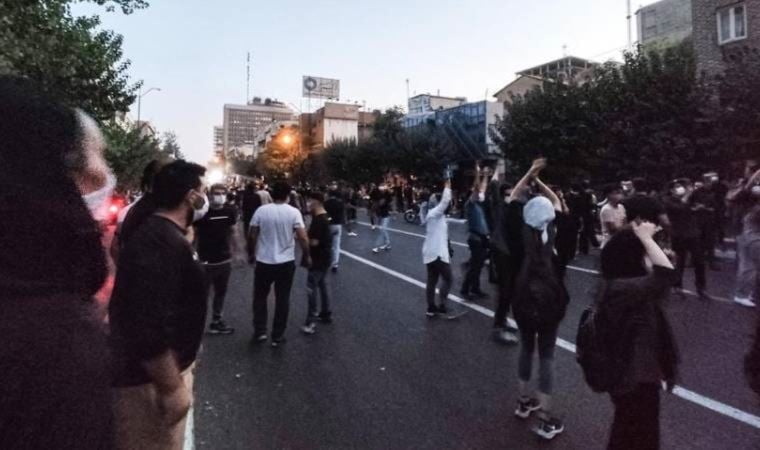 İran’da ölen gösterici sayısı 416’ya yükseldi