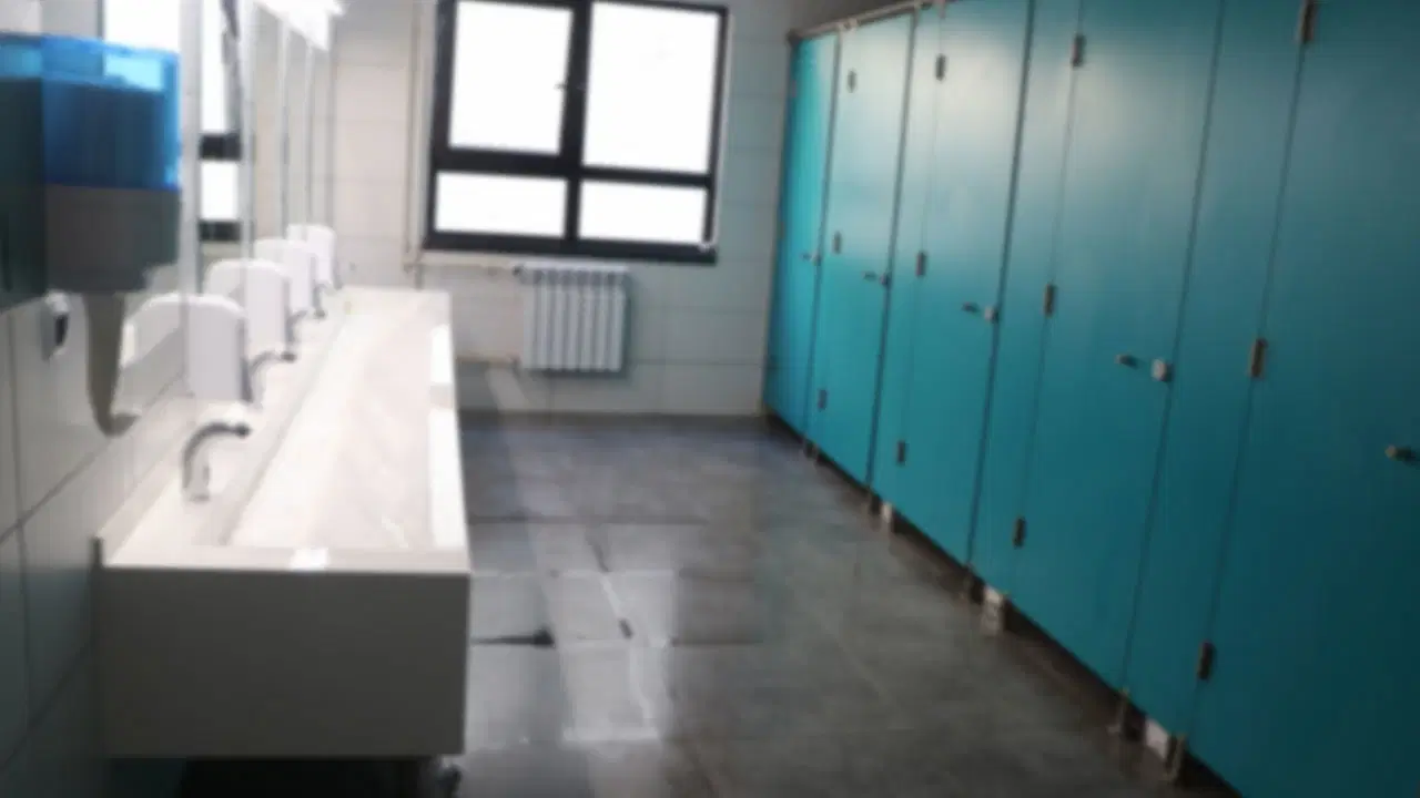 Adana'daki Kolejde Gizli Kamera Skandalı: Bilişim Öğretmeni Tutuklandı, Okul Yönetimi Hakkında Soruşturma Başlatıldı