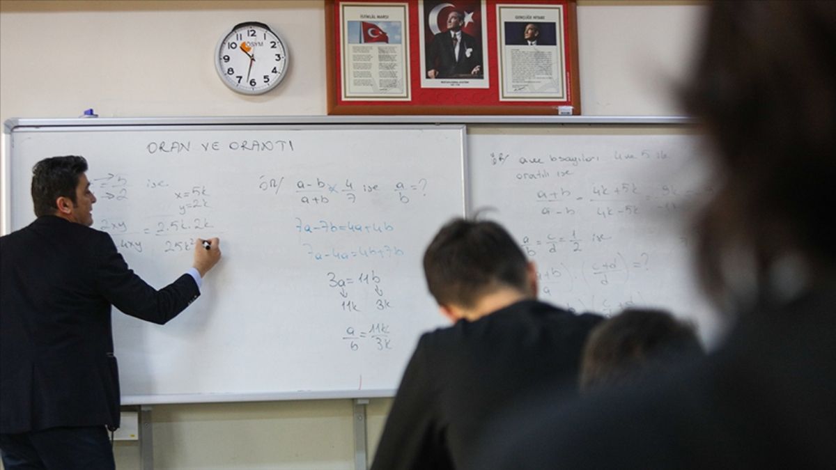MEB duyurdu: Sözleşmeli öğretmen atamasında sözlü sınava hak kazanan adaylar belli oldu