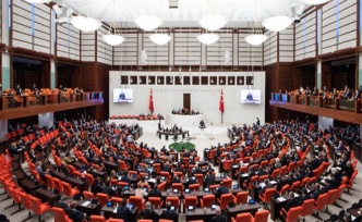 Milletvekilleri maaşlarını depremzedelere bağışlıyor