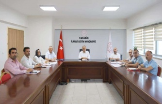 Karabük'te Eğitimde Yeni Döneme Güçlü Hazırlık: Haftalık Değerlendirme Toplantısı Gerçekleştirildi